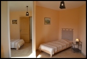 Chambre 3, 1er lit